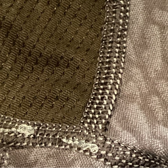 Athleta Ultimate Stash II Textured 7” Shorts Athletic Biker Medium - Picture 4 of 11